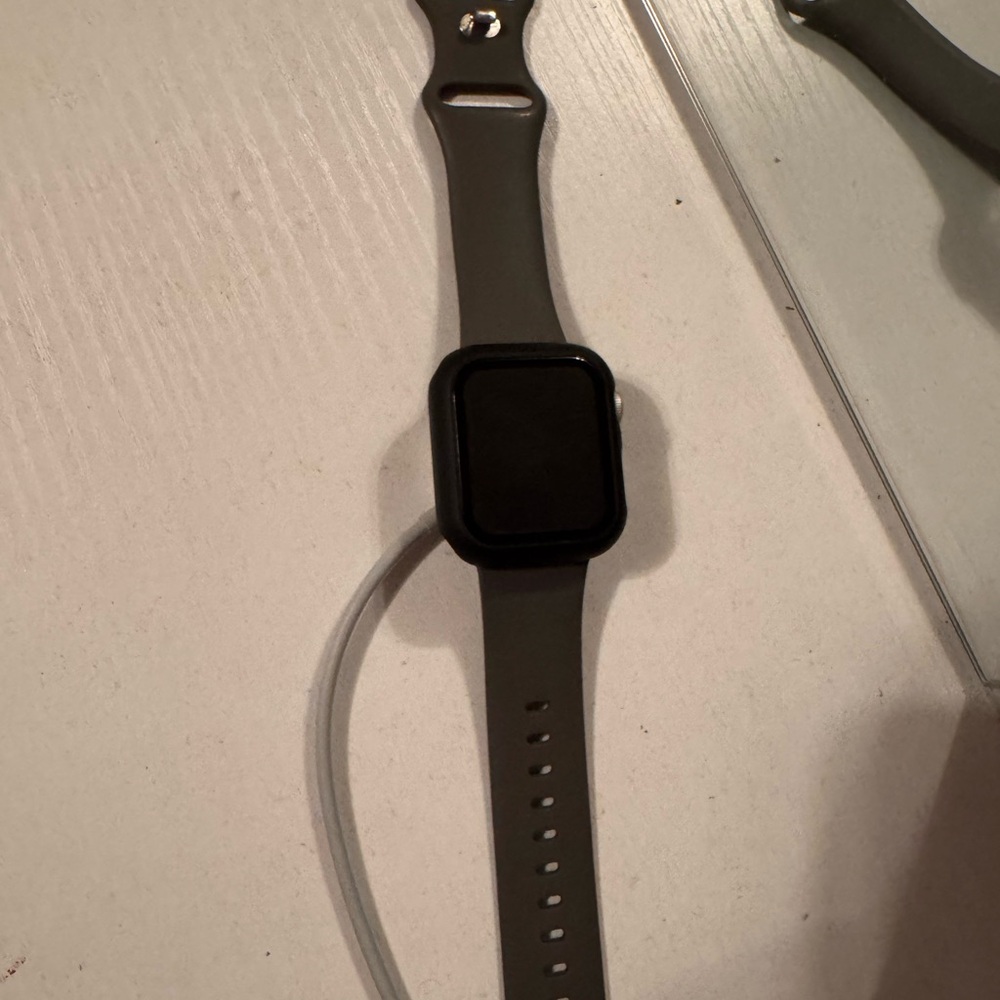 Apple Watch Series 6 
Barely used
Comes with different colored bands and charger